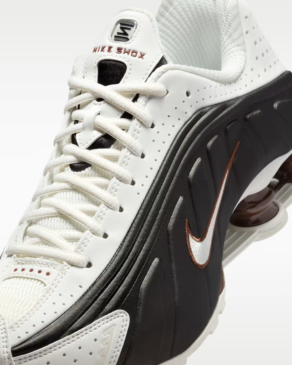 Nike Shox R4 "Brown/Light Sail" Sneaker