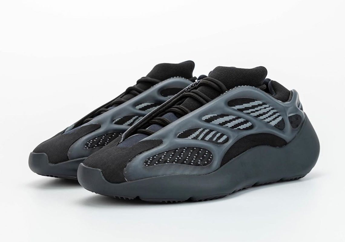 Adidas YEEZY 700 V3 "Dark Glow" Sneaker - My Store