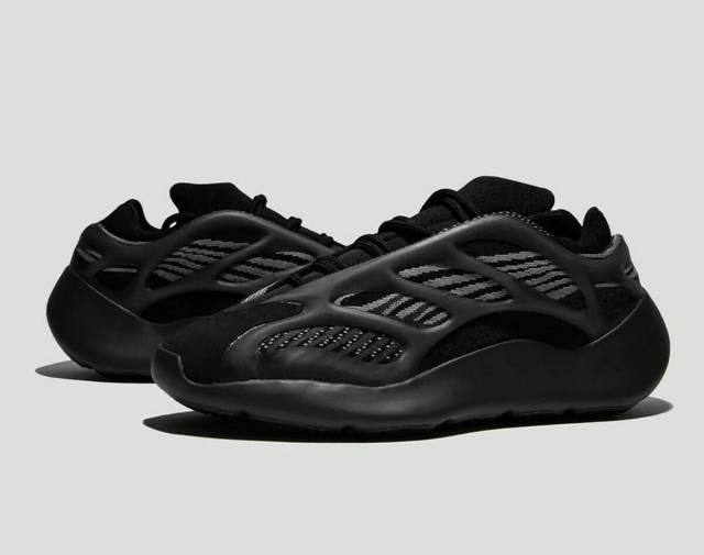 Adidas YEEZY 700 V3 "Dark Glow" Sneaker - My Store