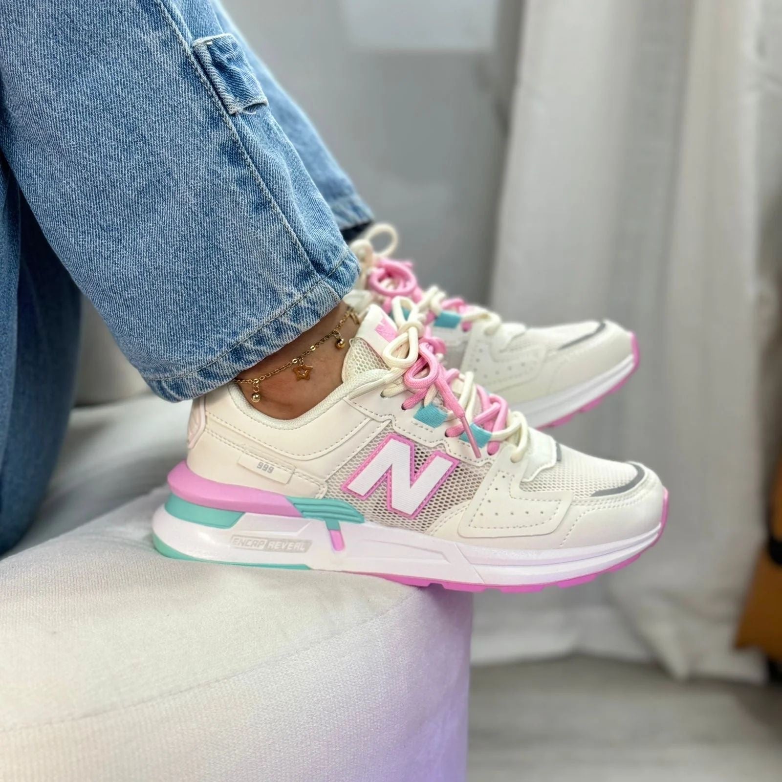 New Balance 999 Pink Sneaker