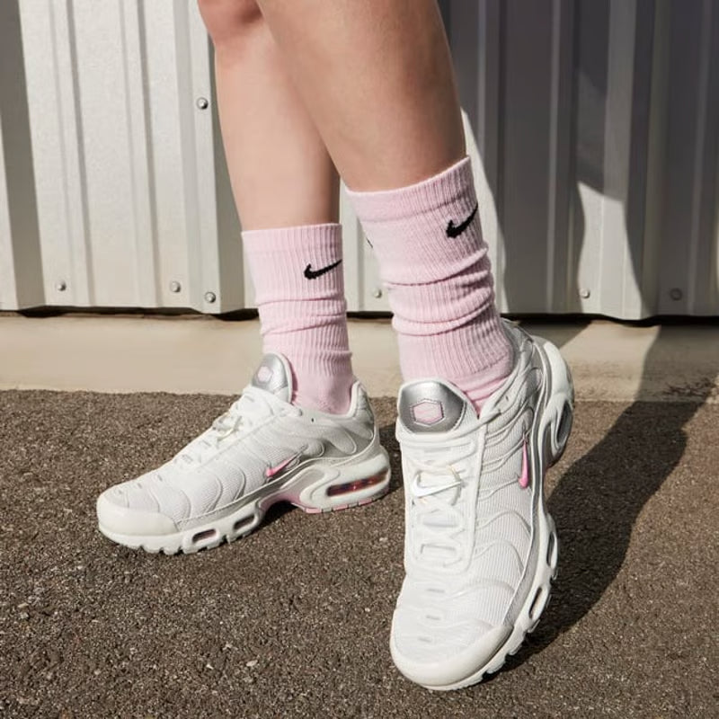 Nike Air Max Plus Summit White Pink Rise Sneaker