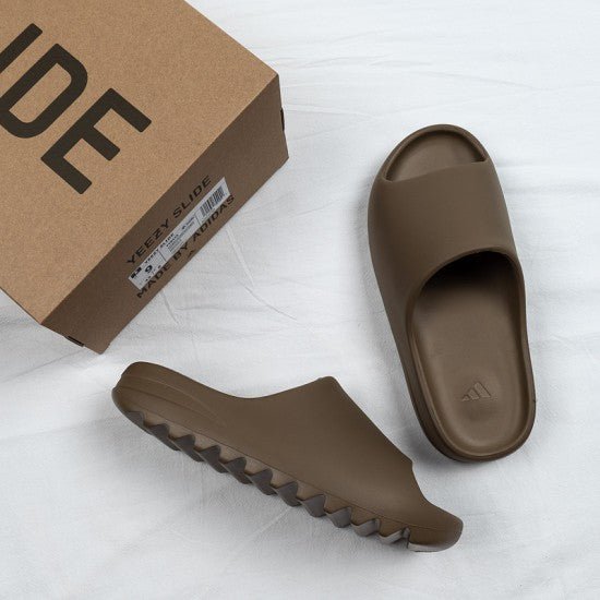 Yeezy Slide Earth Brown - Hype Store