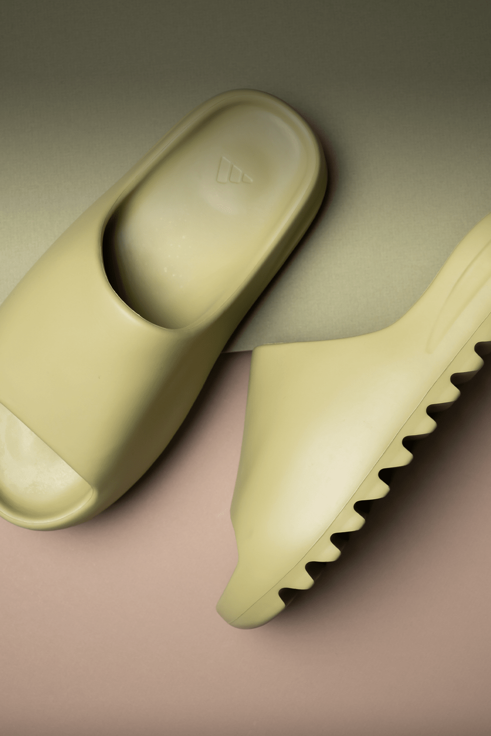 Yeezy Slide Resin - Hype Store